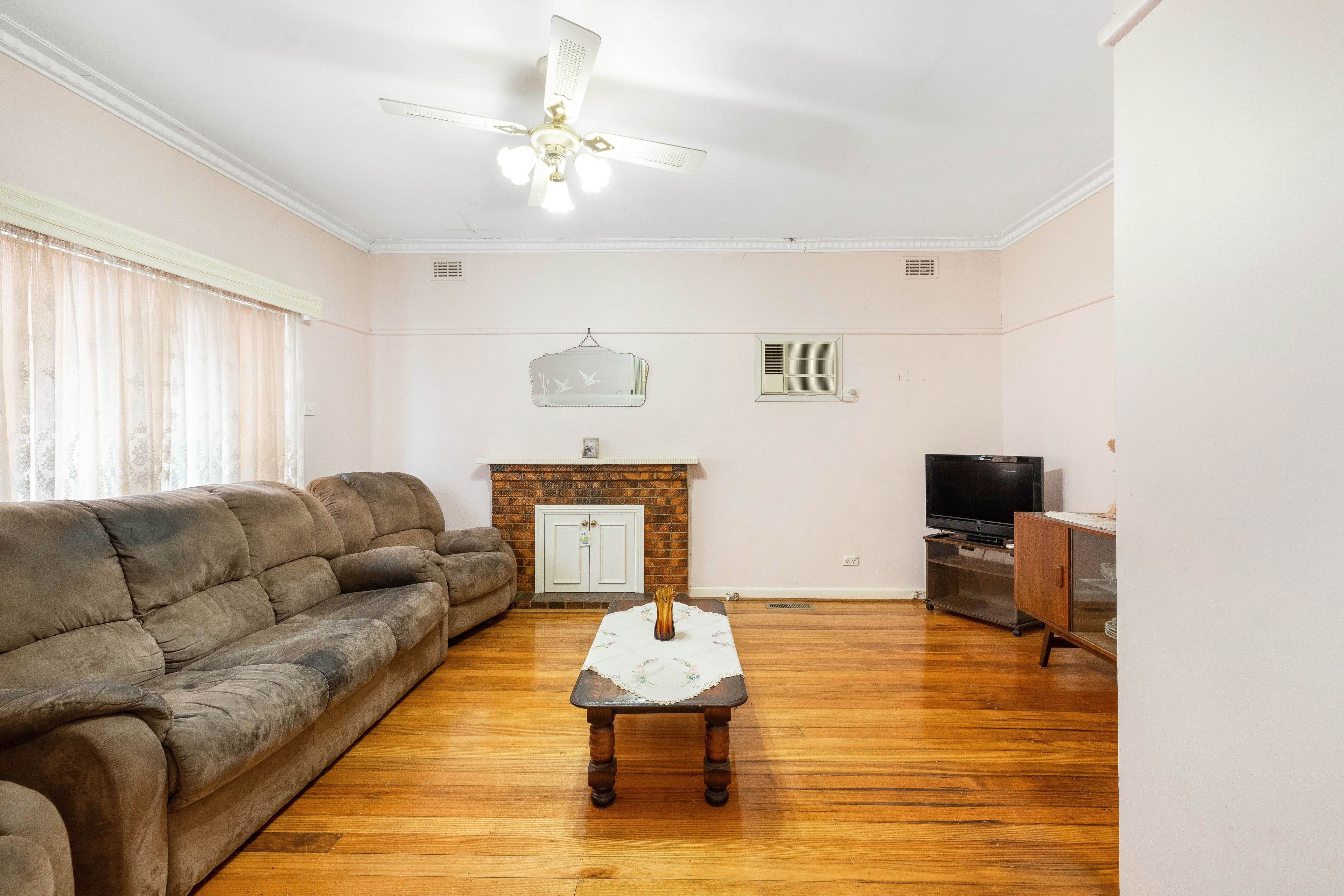 100 Loongana Avenue, Glenroy VIC 3046, Glenroy - Thumbnail 3