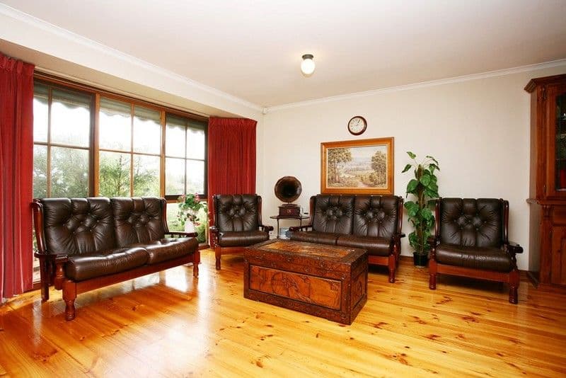 6 Wesley Drive, NARRE WARREN VIC 3805, Narre Warren - Thumbnail 4