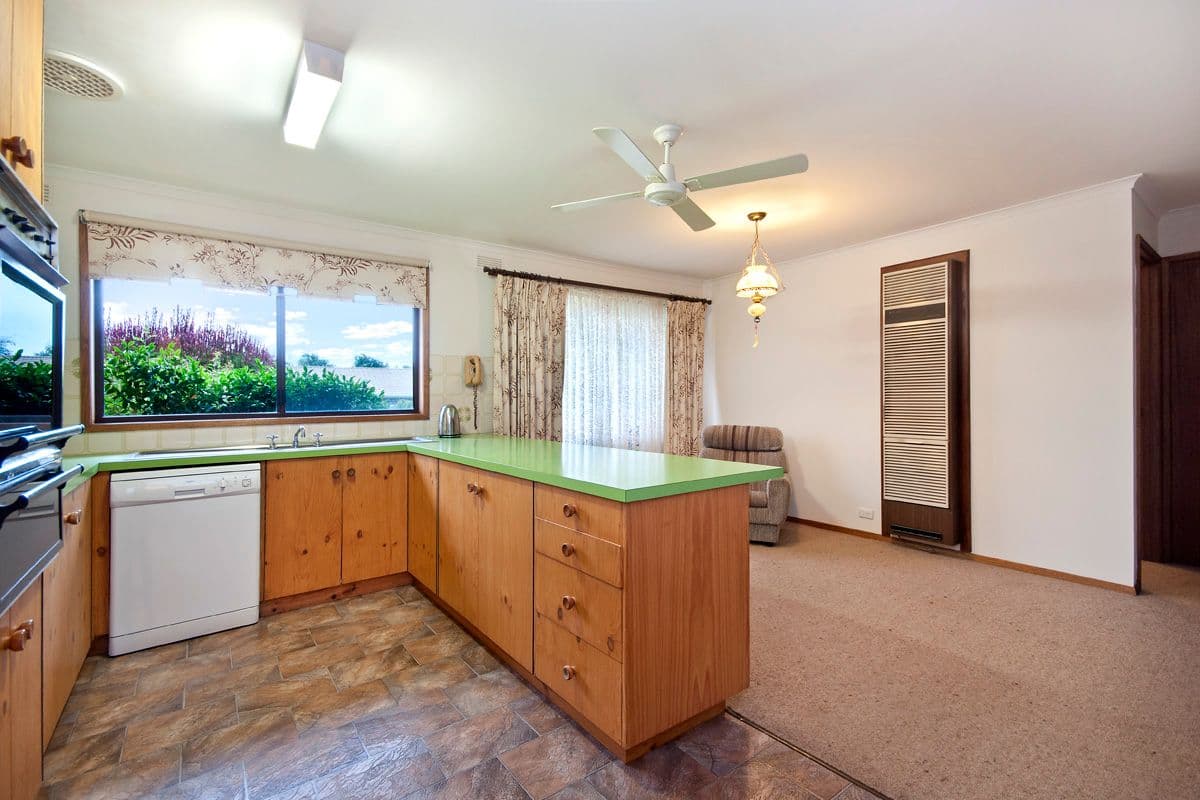 19 Heydon Avenue, Warrnambool VIC 3280, Warrnambool - Thumbnail 2