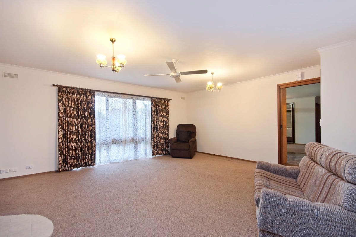 19 Heydon Avenue, Warrnambool VIC 3280, Warrnambool - Thumbnail 3
