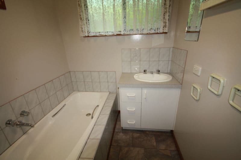 5 Phillip Street, ROCHESTER VIC 3561, Rochester - Thumbnail 3