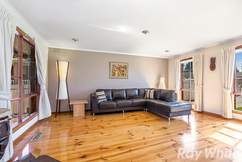 9 Kellaway Crescent, Mill Park VIC 3082, Mill Park - Thumbnail 2