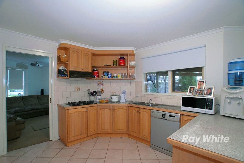 9 Tinara Court, CRANBOURNE NORTH VIC 3977, Cranbourne North - Thumbnail 3