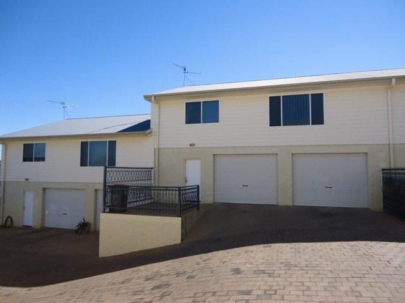 14 Gray Street, MOUNT ISA QLD 4825, Mount Isa - Thumbnail 3