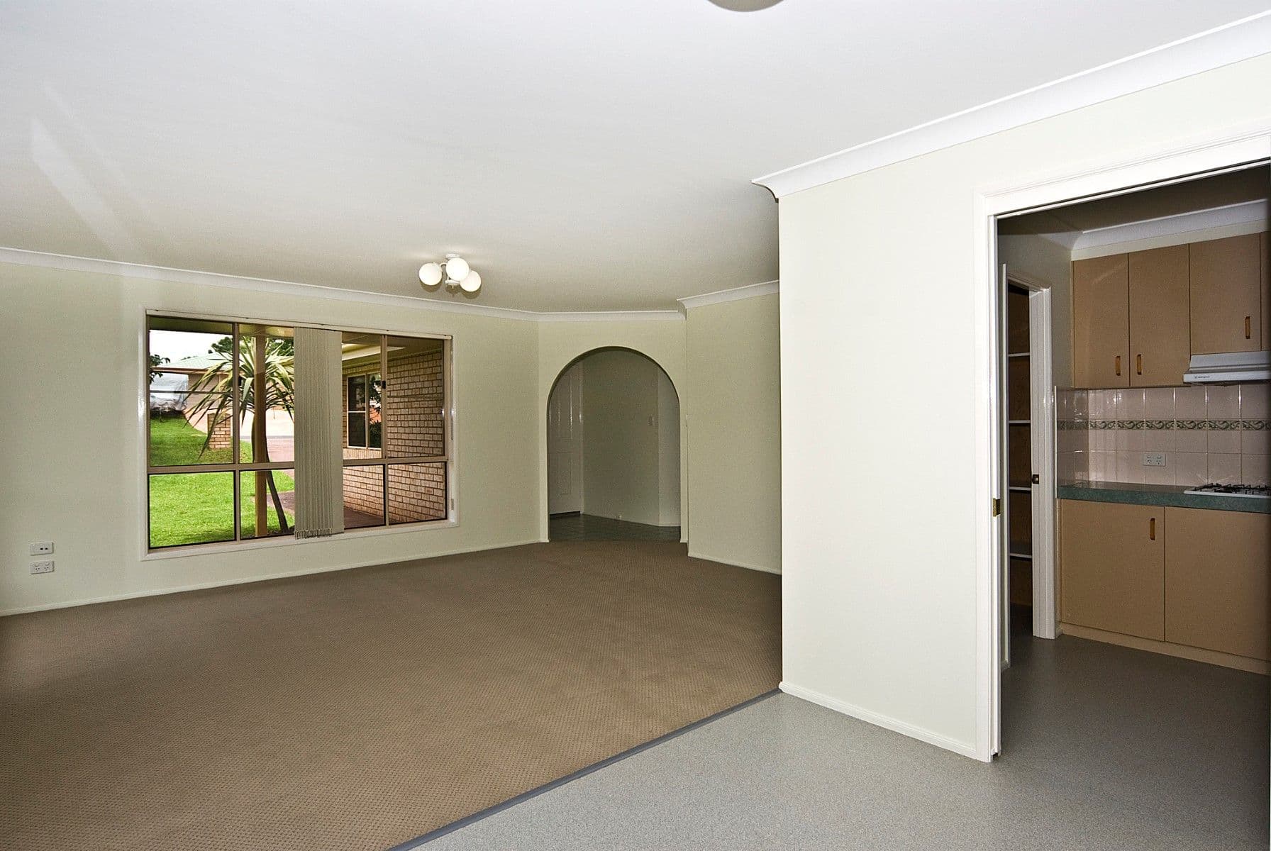 27 Bouganvillea Drive, MIDDLE RIDGE QLD 4350, Middle Ridge - Thumbnail 2