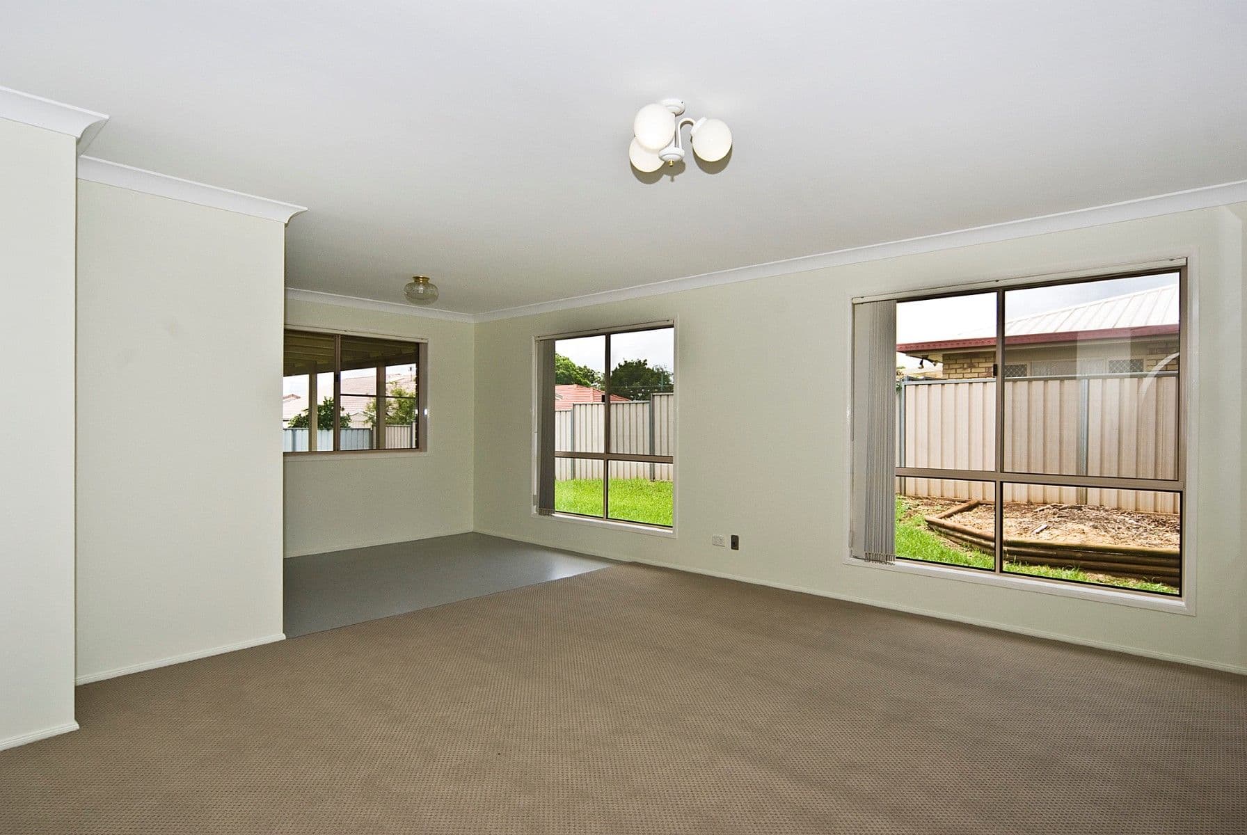 27 Bouganvillea Drive, MIDDLE RIDGE QLD 4350, Middle Ridge - Thumbnail 3