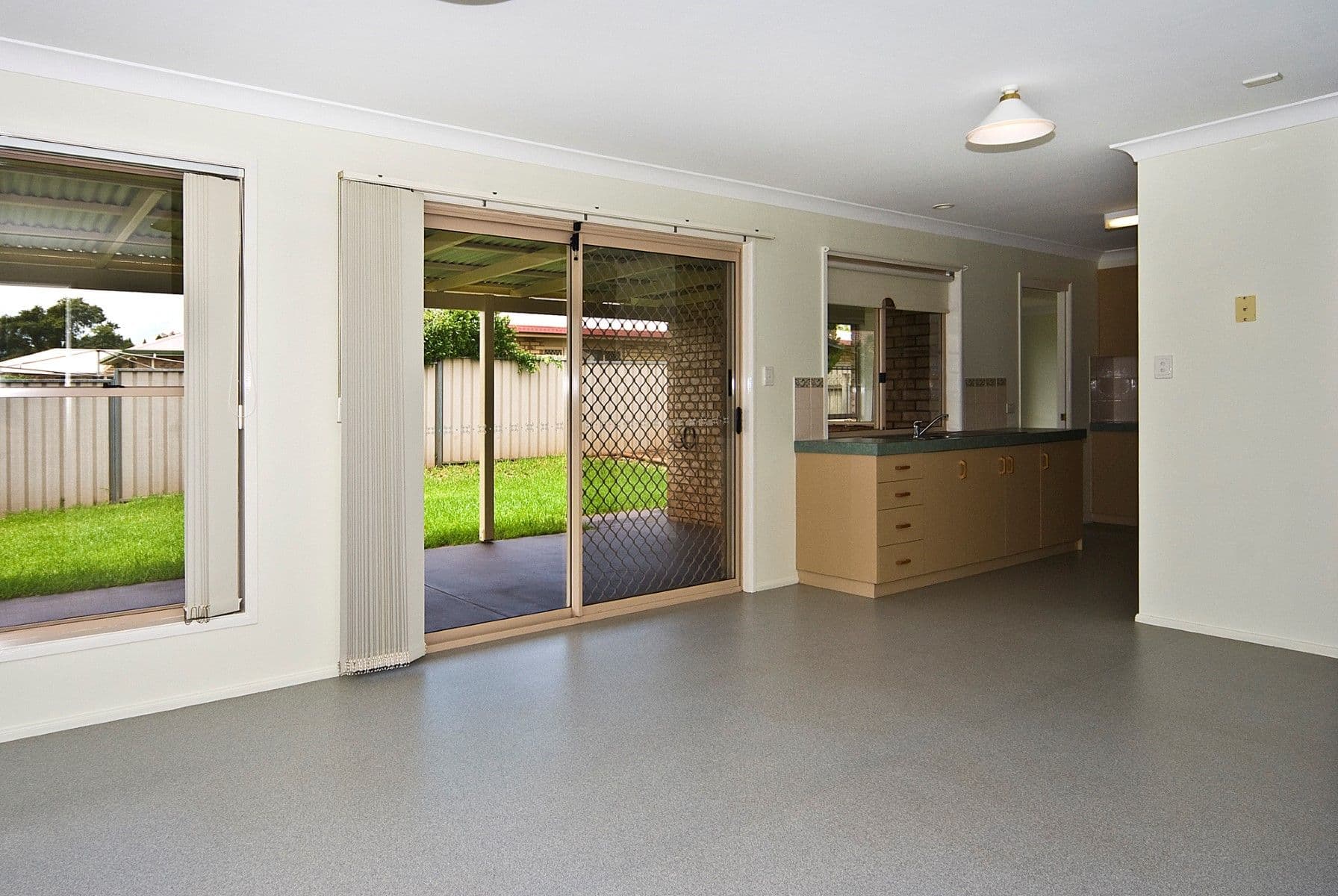 27 Bouganvillea Drive, MIDDLE RIDGE QLD 4350, Middle Ridge - Thumbnail 4