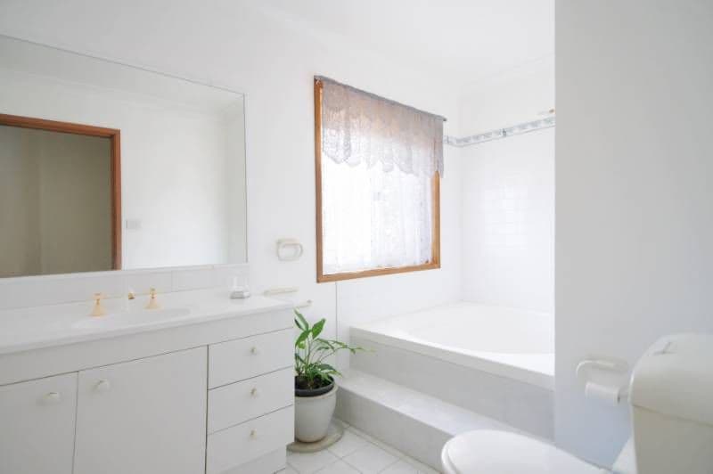 8 Macaulay Court, Eltham, Eltham - Thumbnail 2