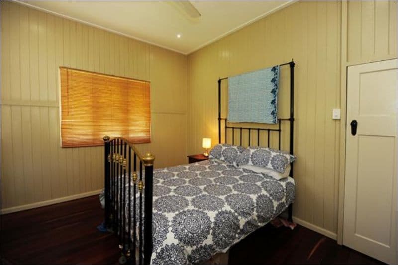 39 Boles Street, GLADSTONE QLD 4680, West Gladstone - Thumbnail 2
