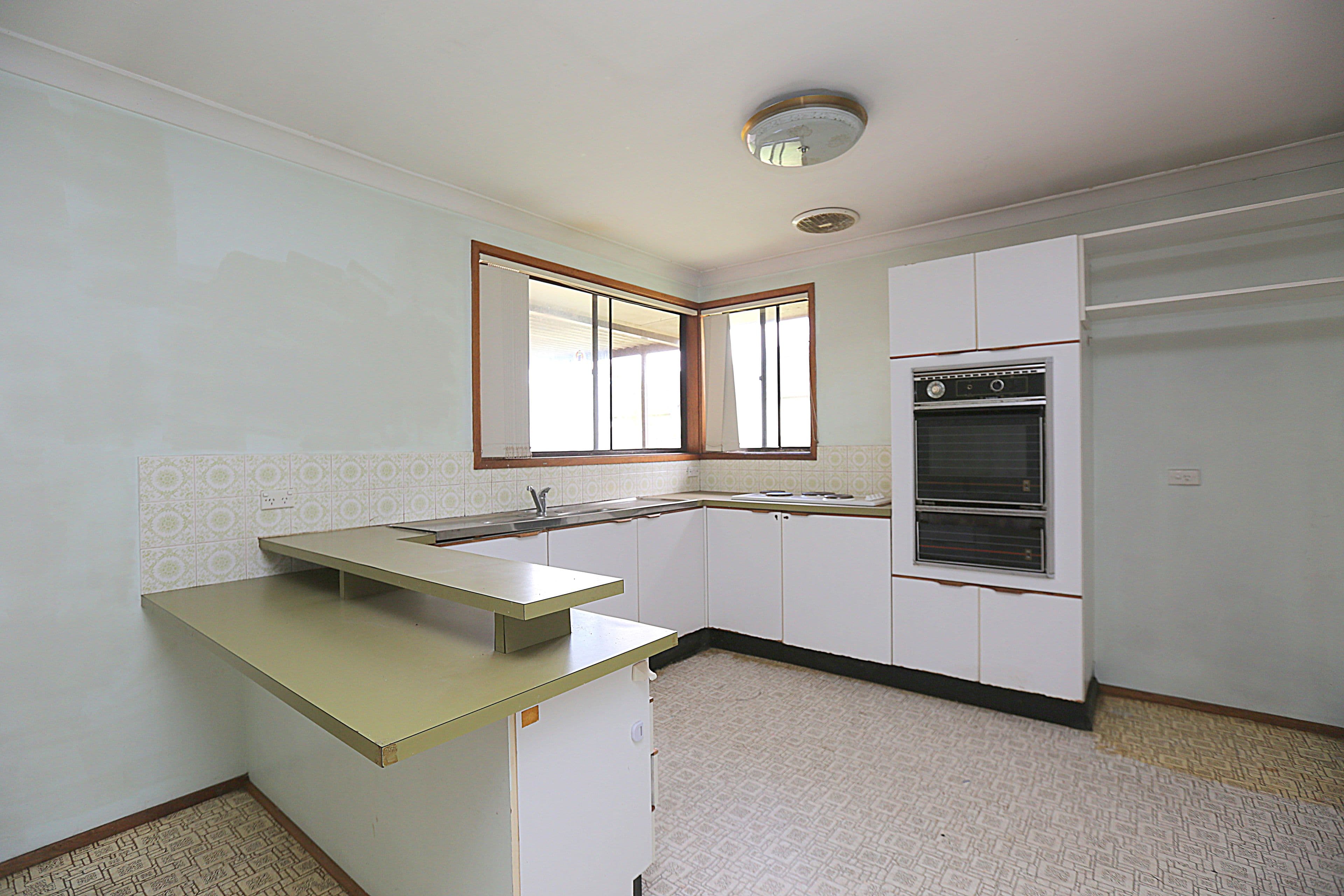 38 Flanders Avenue, Milperra - Thumbnail 3