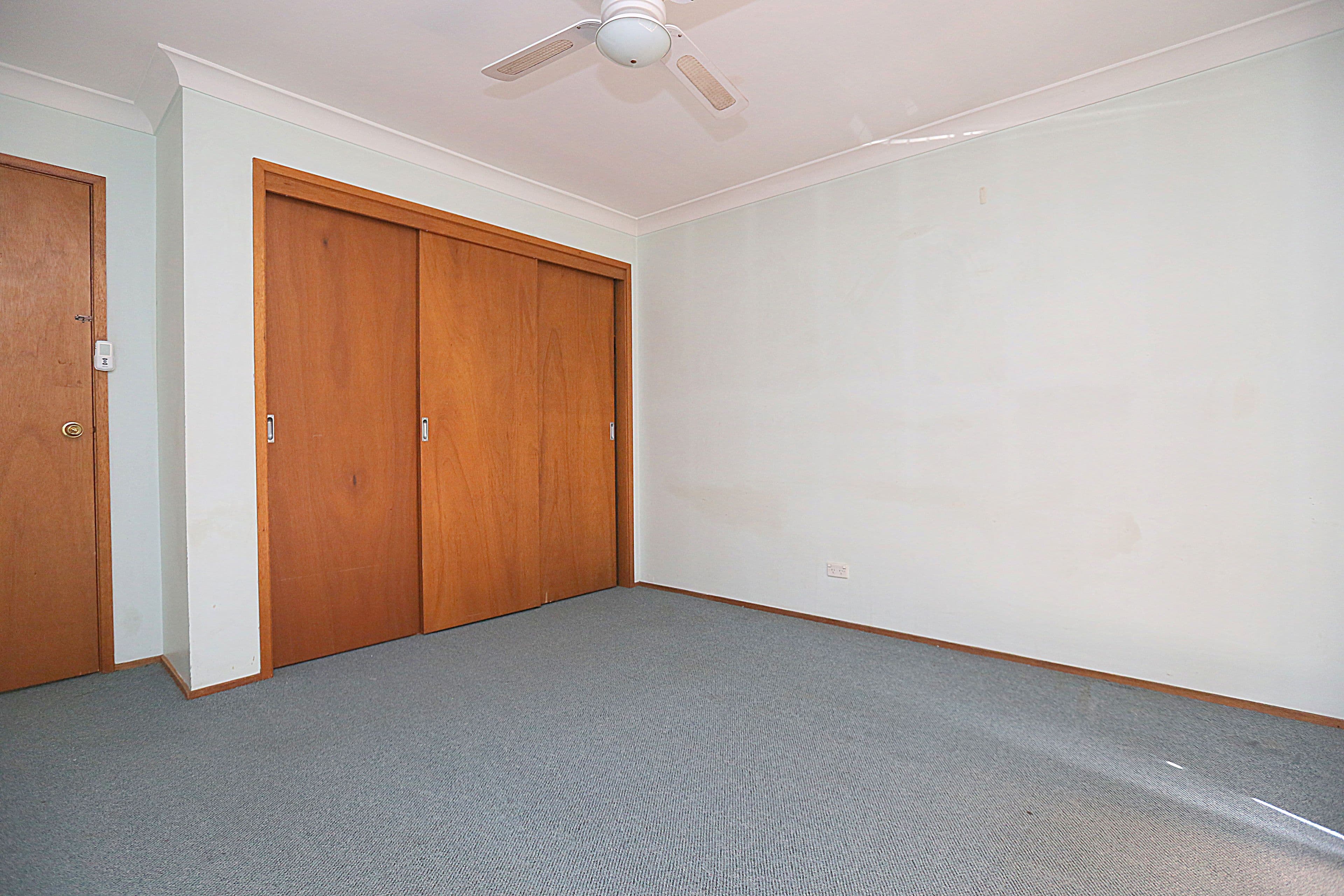 38 Flanders Avenue, Milperra - Thumbnail 4