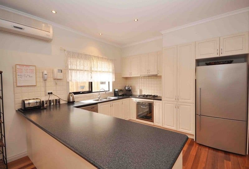 33 Troward Harvey Way, CRAIGIEBURN VIC 3064, Craigieburn - Thumbnail 3