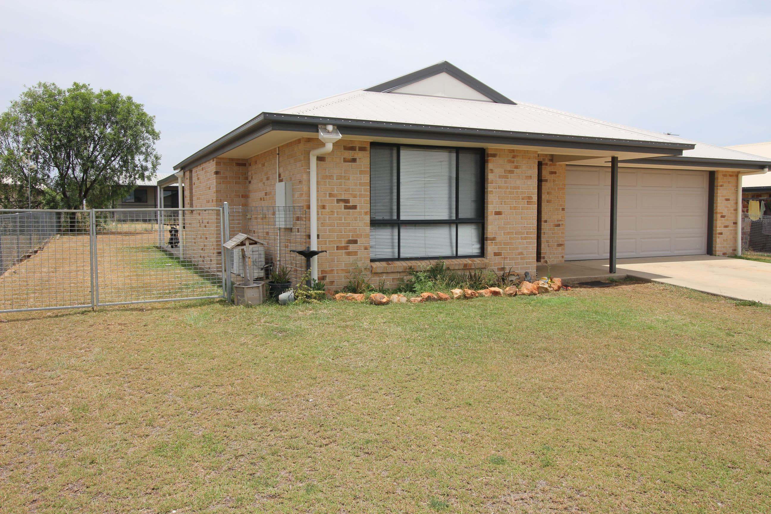 5 Mount Macarthur Boulevard, Capella QLD 4723, Capella - Thumbnail 2