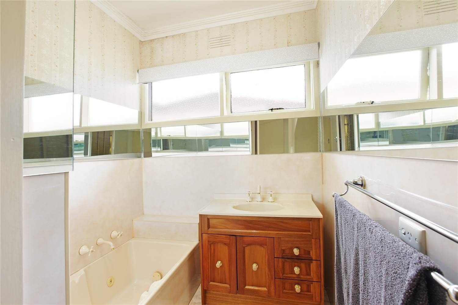 64 Neil Street, BELL POST HILL VIC 3215, Bell Post Hill - Thumbnail 6