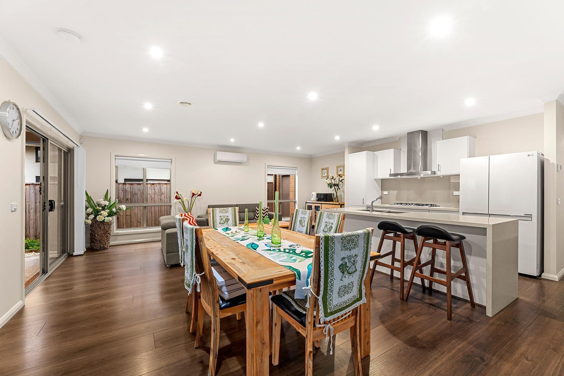 48 Barley Crescent, Clyde North VIC 3978, Clyde North - Thumbnail 2