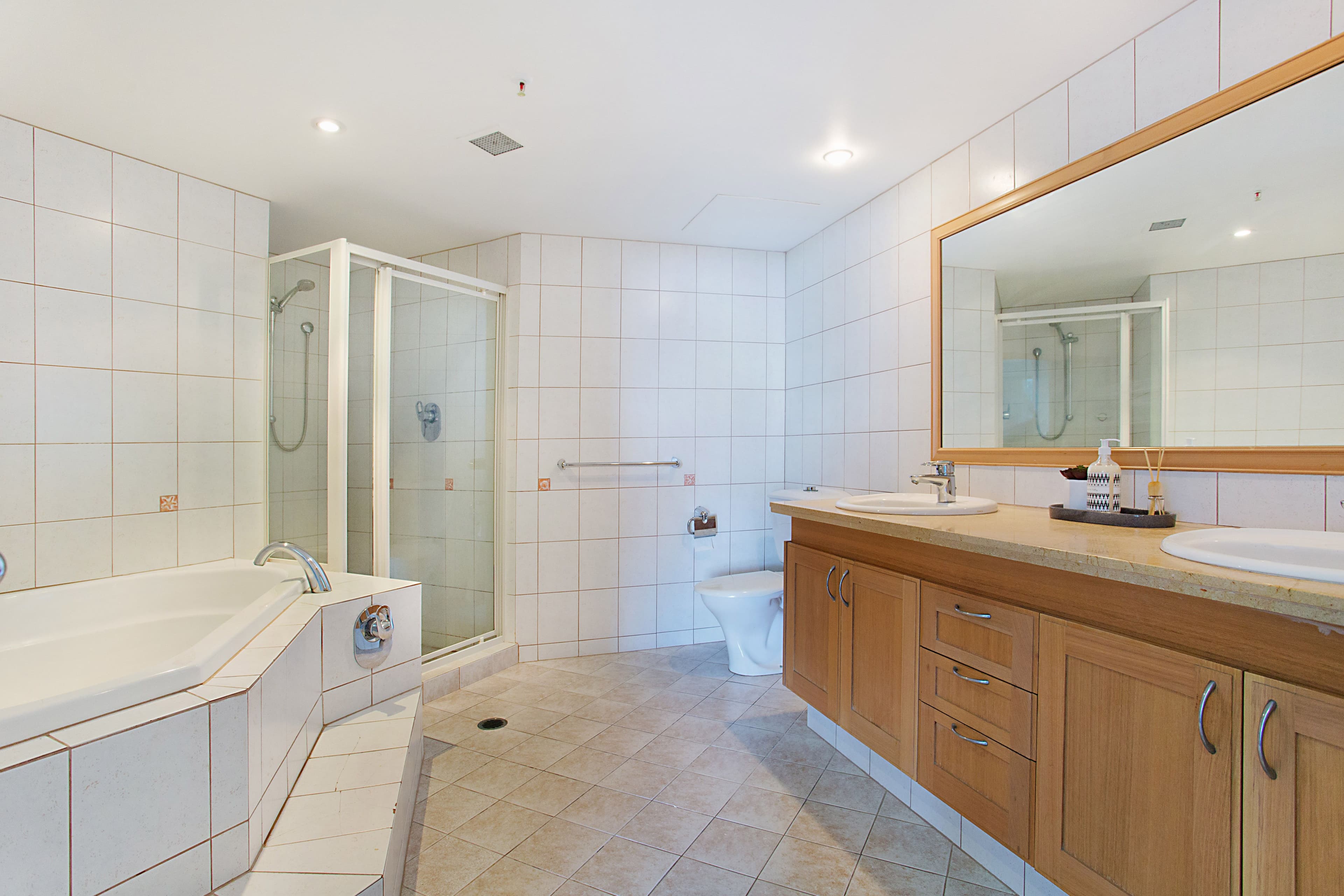 67 'Oceana On Broadbeach' 100 Old Burleigh Road, Broadbeach QLD 4218, Broadbeach - Thumbnail 6