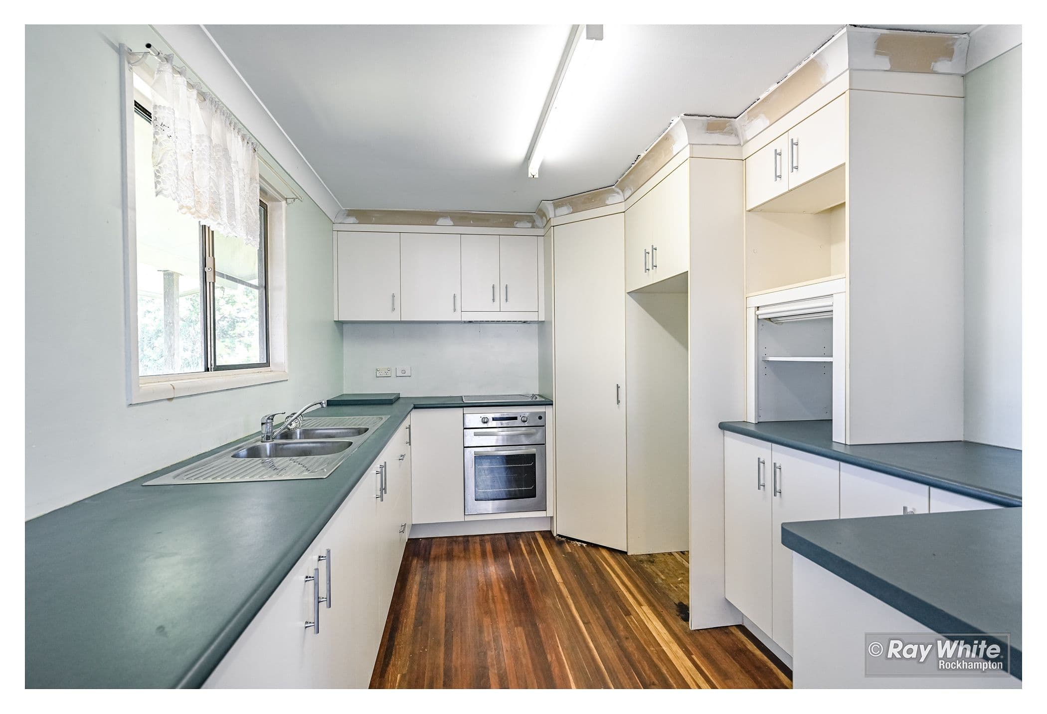 82 Medcraf Street, Park Avenue QLD 4701, Park Avenue - Thumbnail 2