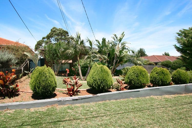 31 Elms Road, MOOROOLBARK VIC 3138, Mooroolbark - Thumbnail 2