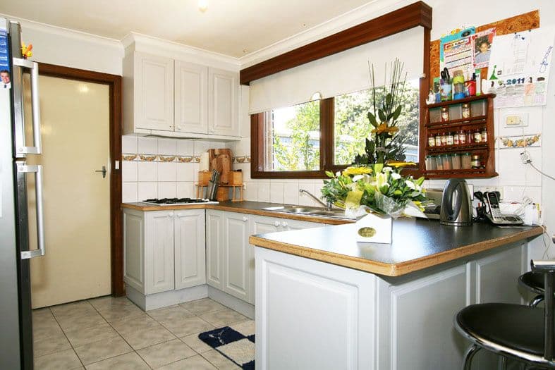 31 Elms Road, MOOROOLBARK VIC 3138, Mooroolbark - Thumbnail 3
