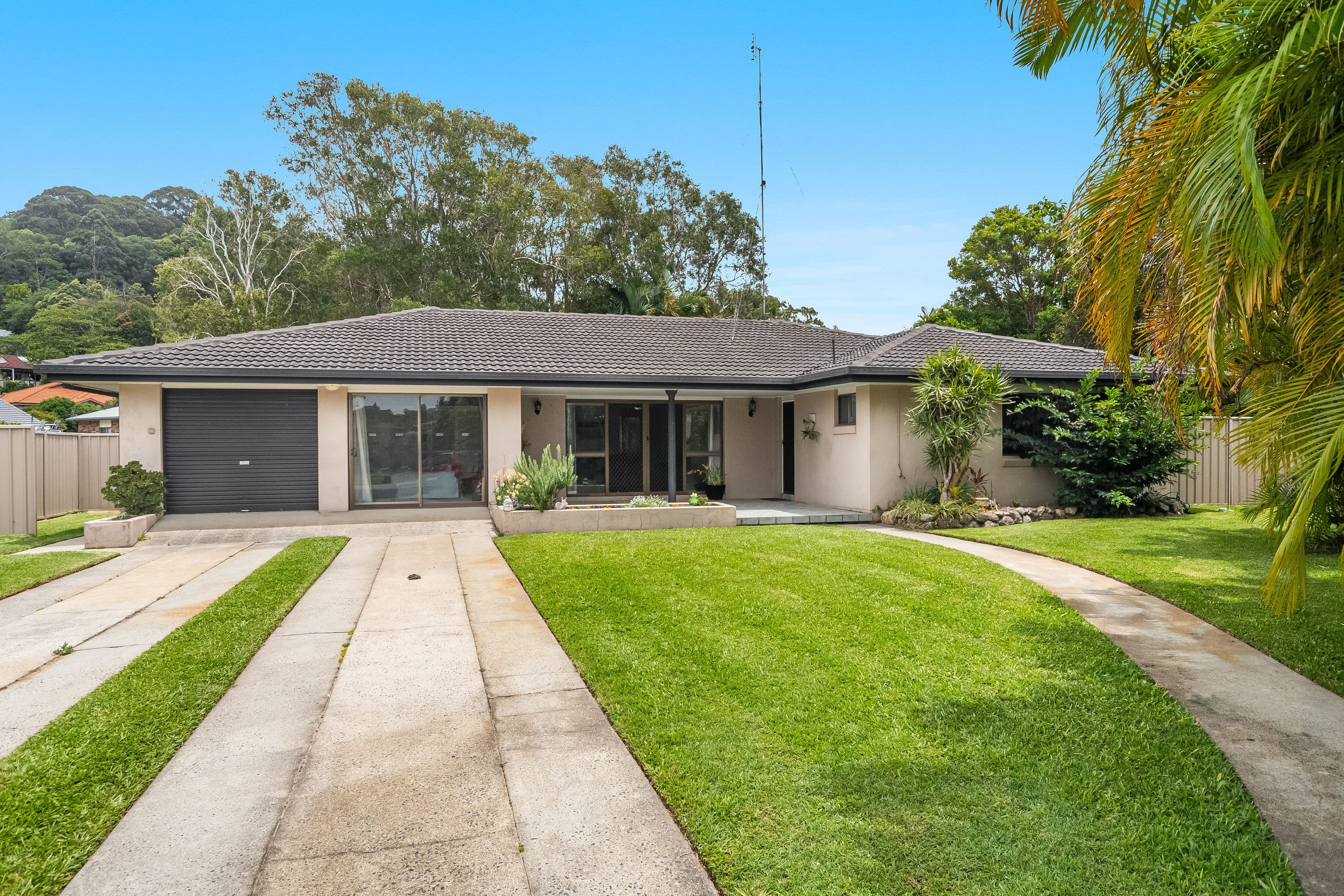 19 Kiah Close, Ocean Shores NSW 2483, Ocean Shores - Thumbnail 2