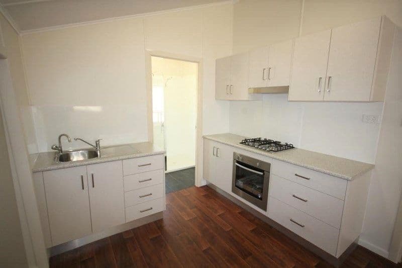 25 Stuart Russell Street, Mundubbera QLD 4626, Mundubbera - Thumbnail 2