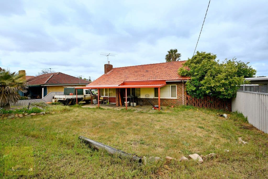 60 Fernhurst Crescent, Balga WA 6061, Balga - Thumbnail 2