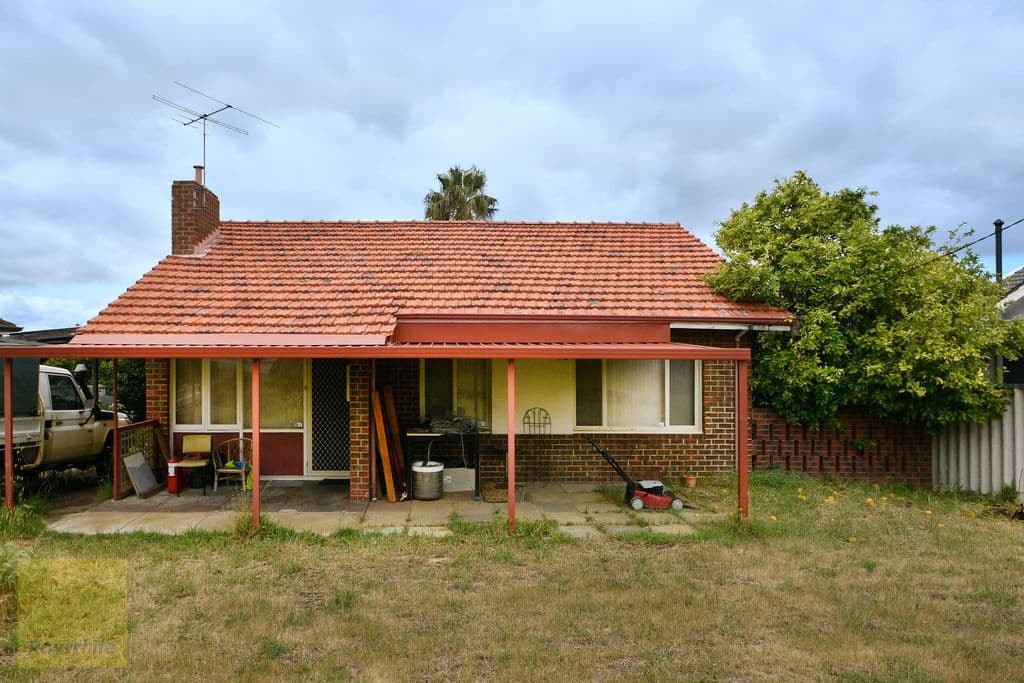 60 Fernhurst Crescent, Balga WA 6061, Balga - Thumbnail 3