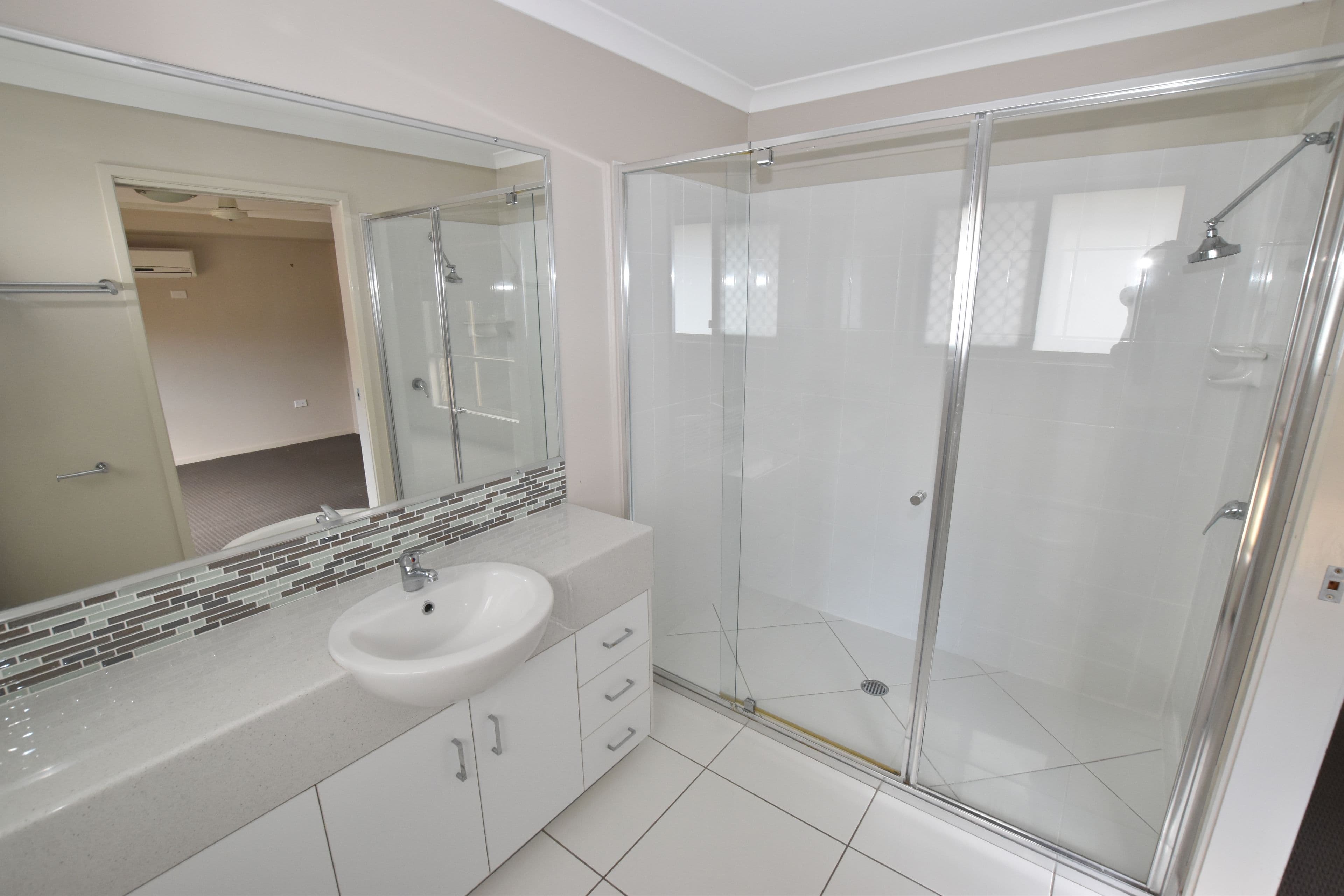 9 Valhalla Street, Clinton QLD 4680, Clinton - Thumbnail 6