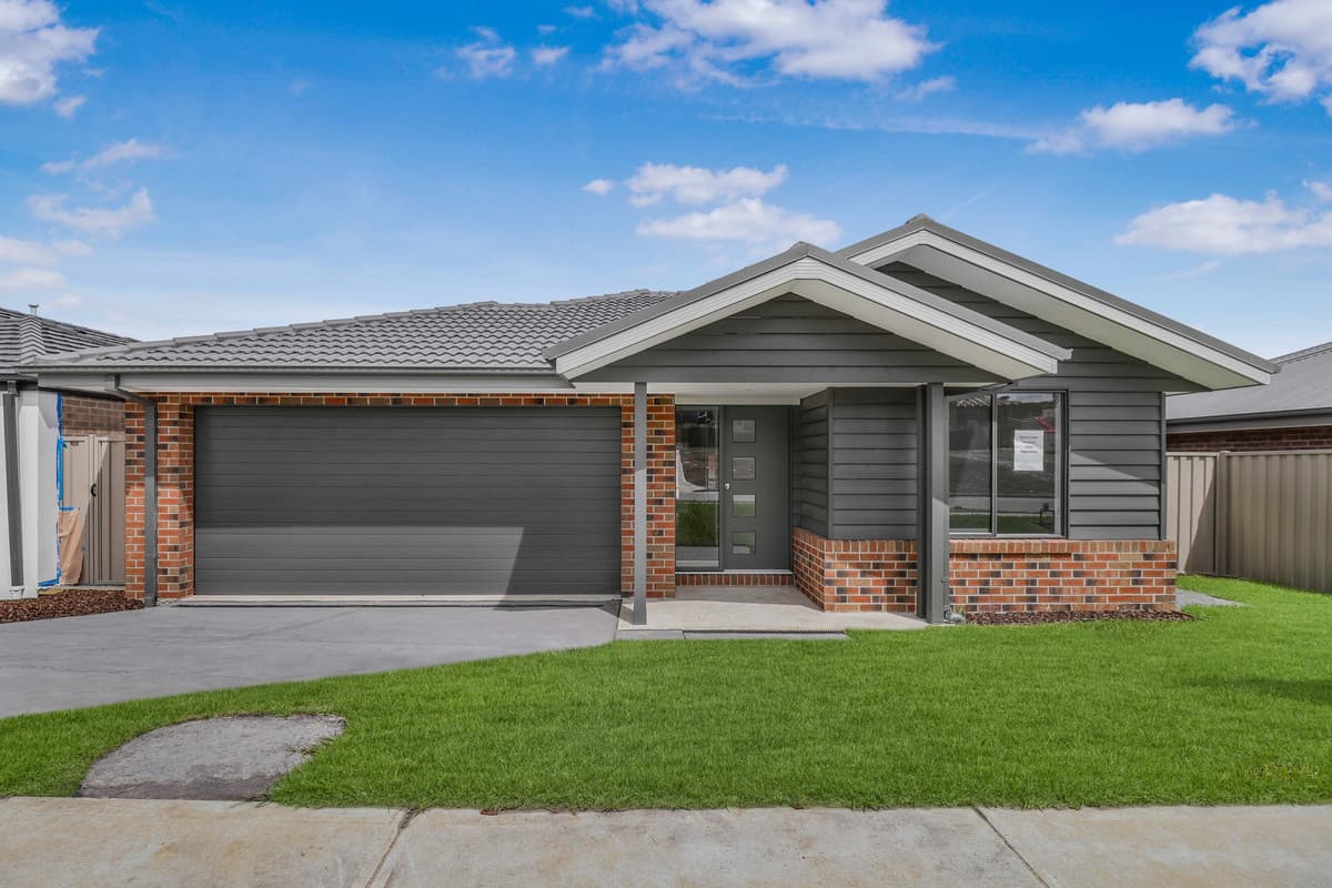 50 Sampson Drive, PAKENHAM VIC 3810, Pakenham - Image 1
