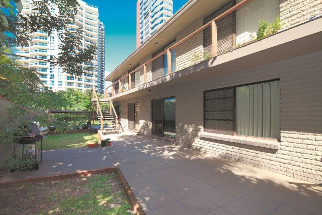 9 Cronin Avenue, MAIN BEACH QLD 4217, Main Beach - Image 1