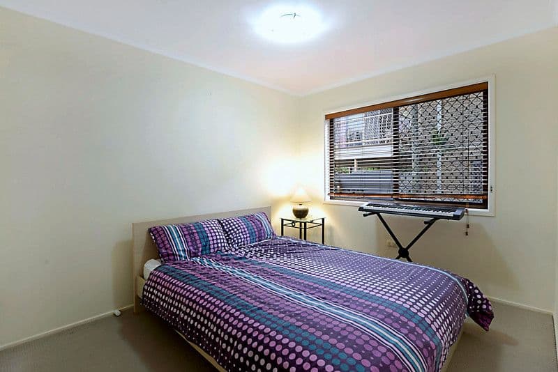 9 Cronin Avenue, MAIN BEACH QLD 4217, Main Beach - Thumbnail 5