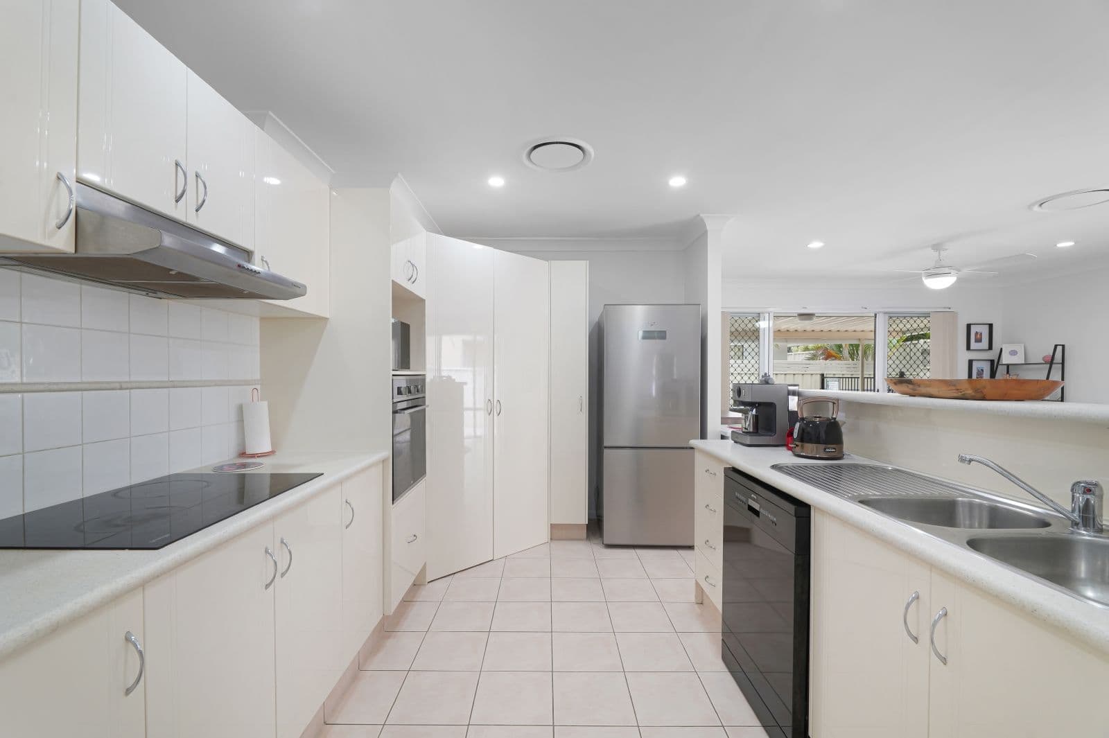 4 Dylan Street, Arundel QLD 4214, Arundel - Thumbnail 3