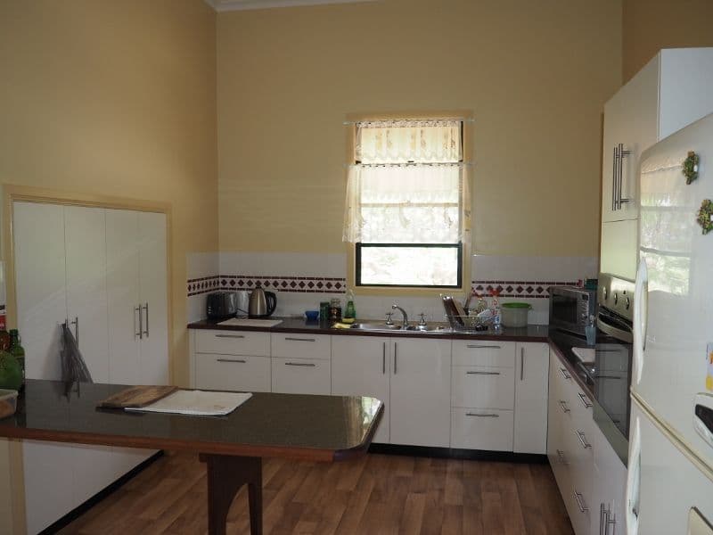 11 Crimmens Street, Maryborough QLD 4650, Maryborough - Thumbnail 2