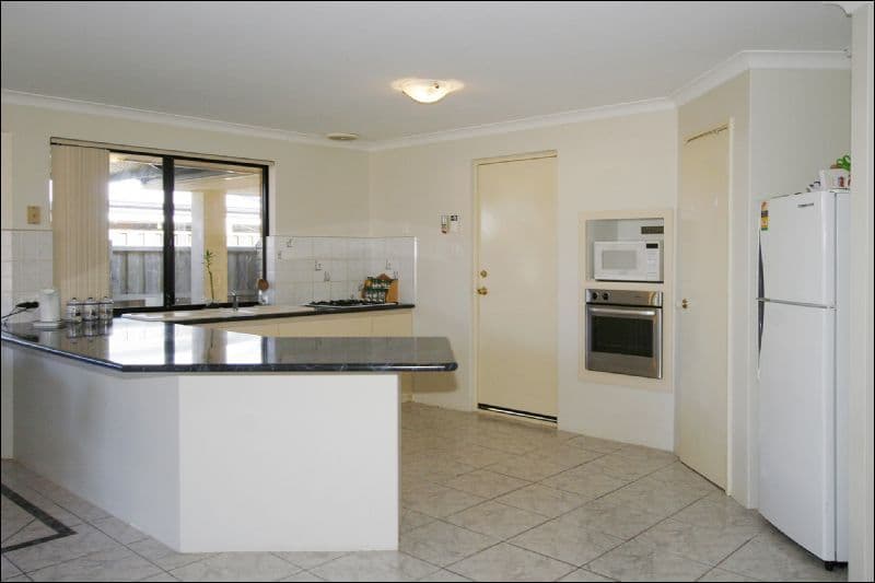 5 Mesa Place, CANNING VALE WA 6155, Canning Vale - Thumbnail 3