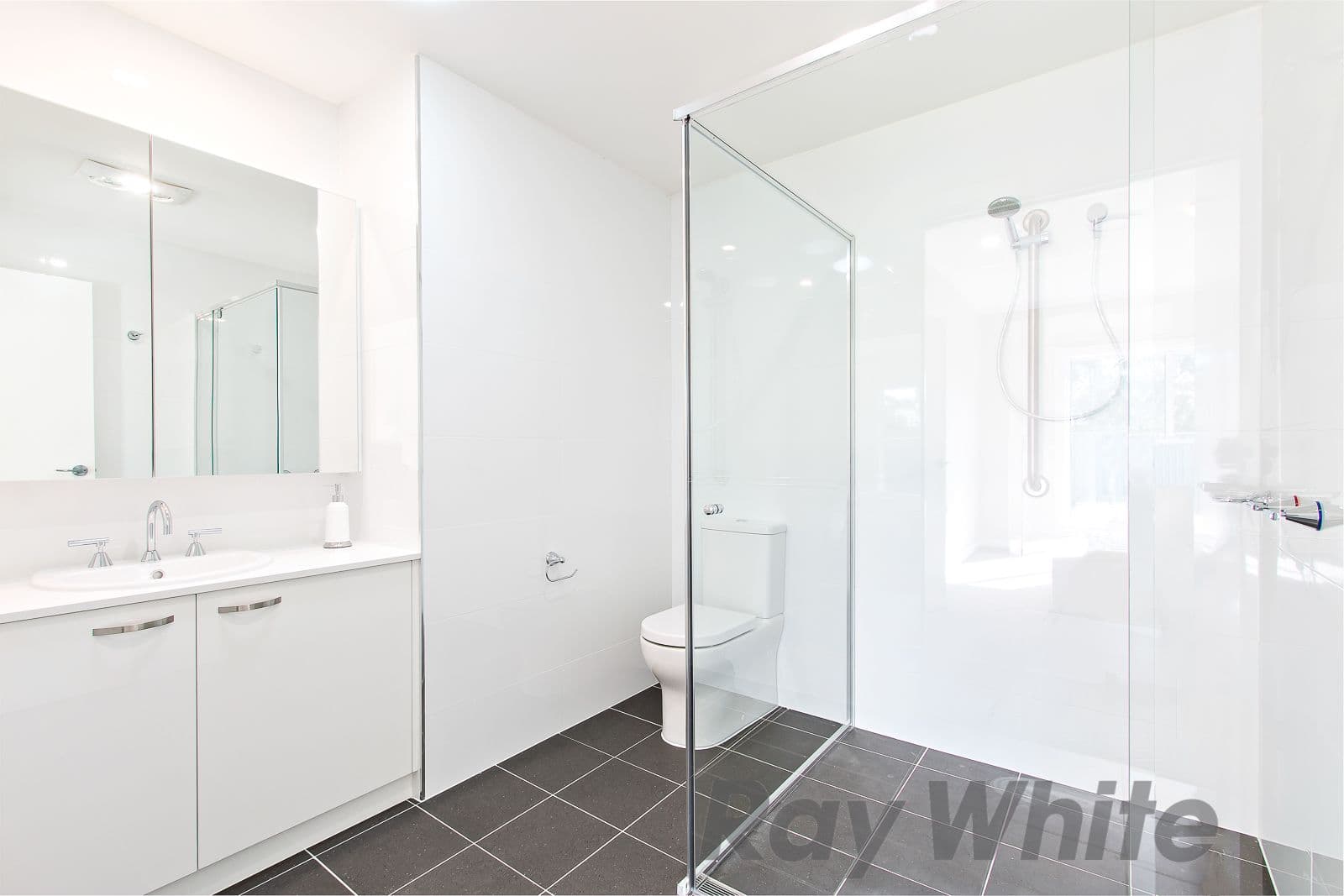 2 Cockatoo Court, Fullerton Cove - Thumbnail 8
