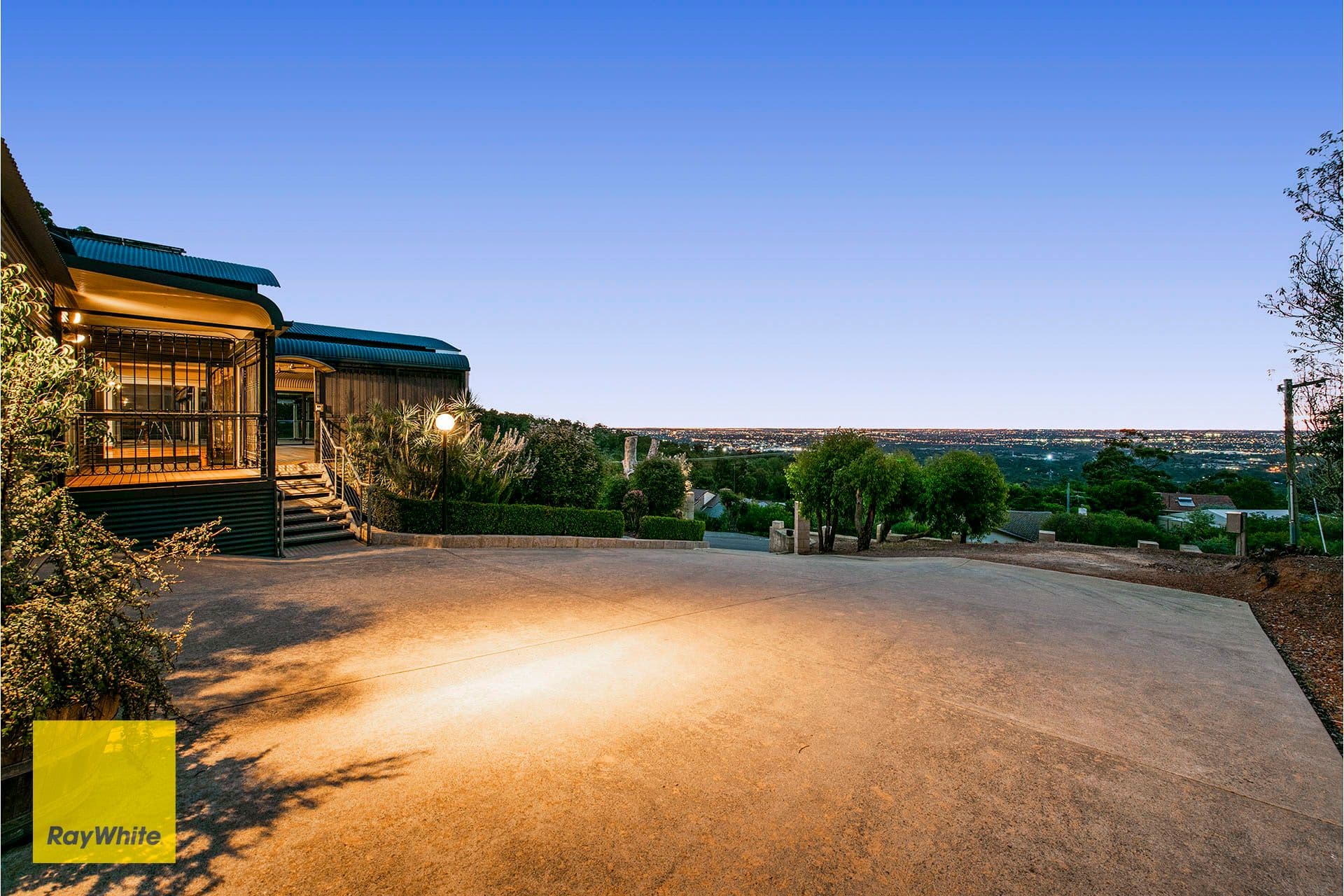14 Basildon Road, Lesmurdie WA 6076, Lesmurdie - Thumbnail 2