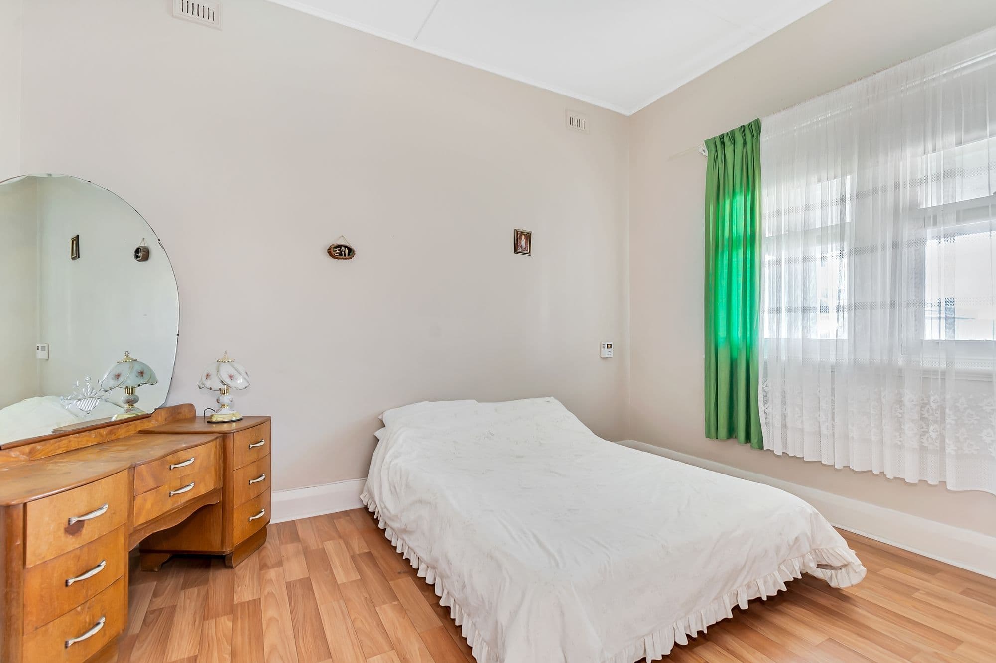 16 Raymond Avenue, Seaton SA 5023, Seaton - Thumbnail 4