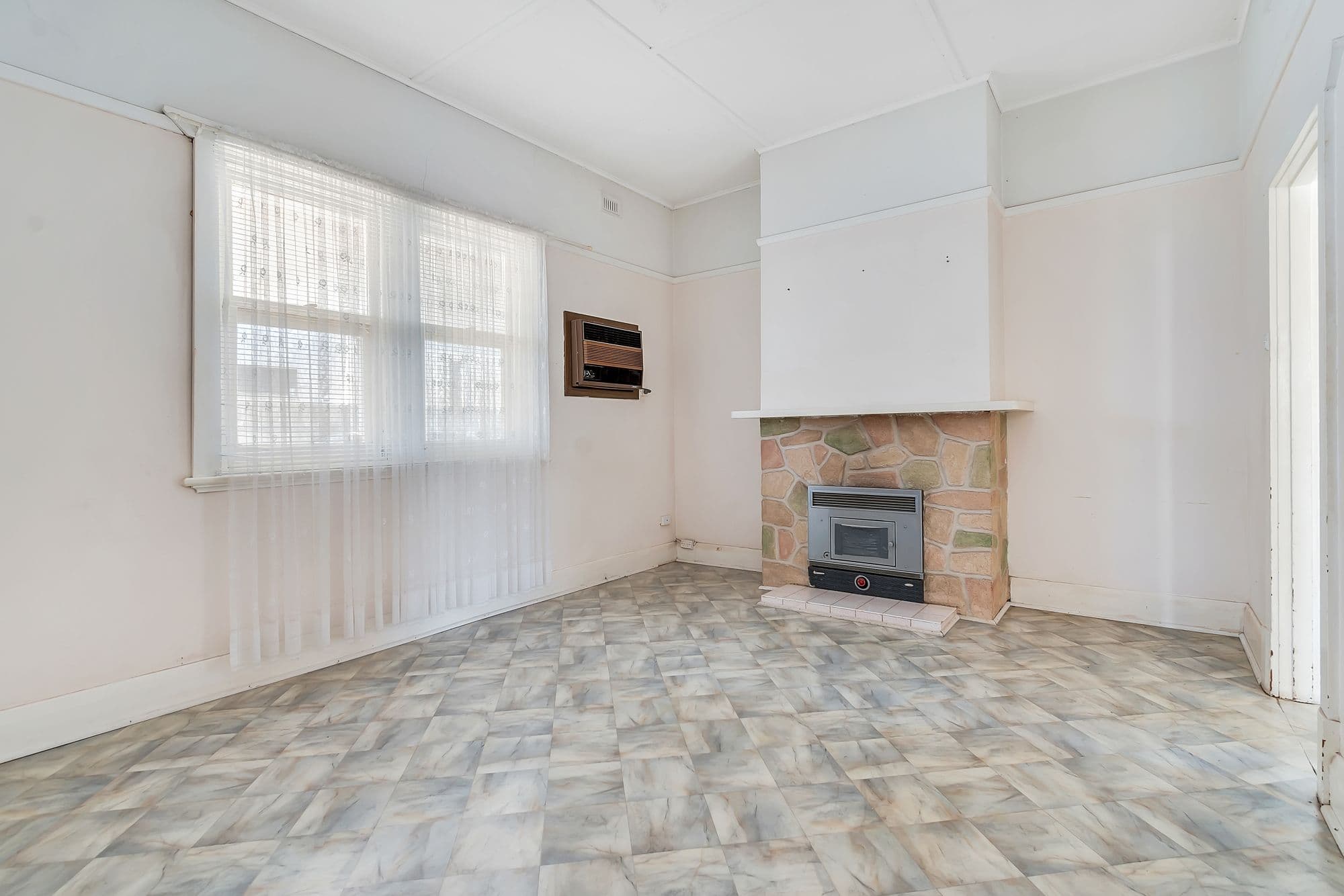 16 Raymond Avenue, Seaton SA 5023, Seaton - Thumbnail 6