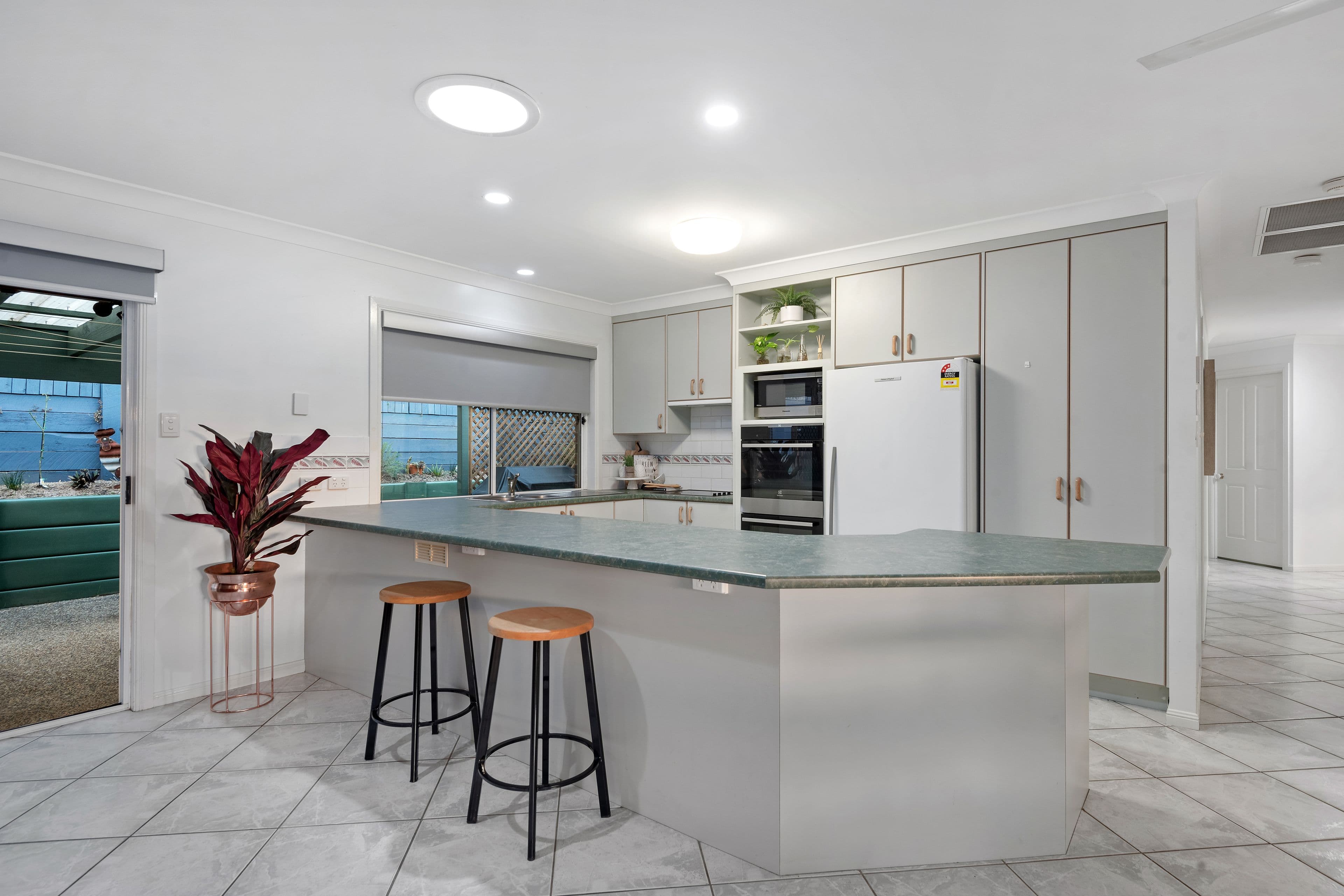 12 Forbes Place, Eight Mile Plains QLD 4113, Eight Mile Plains - Thumbnail 3