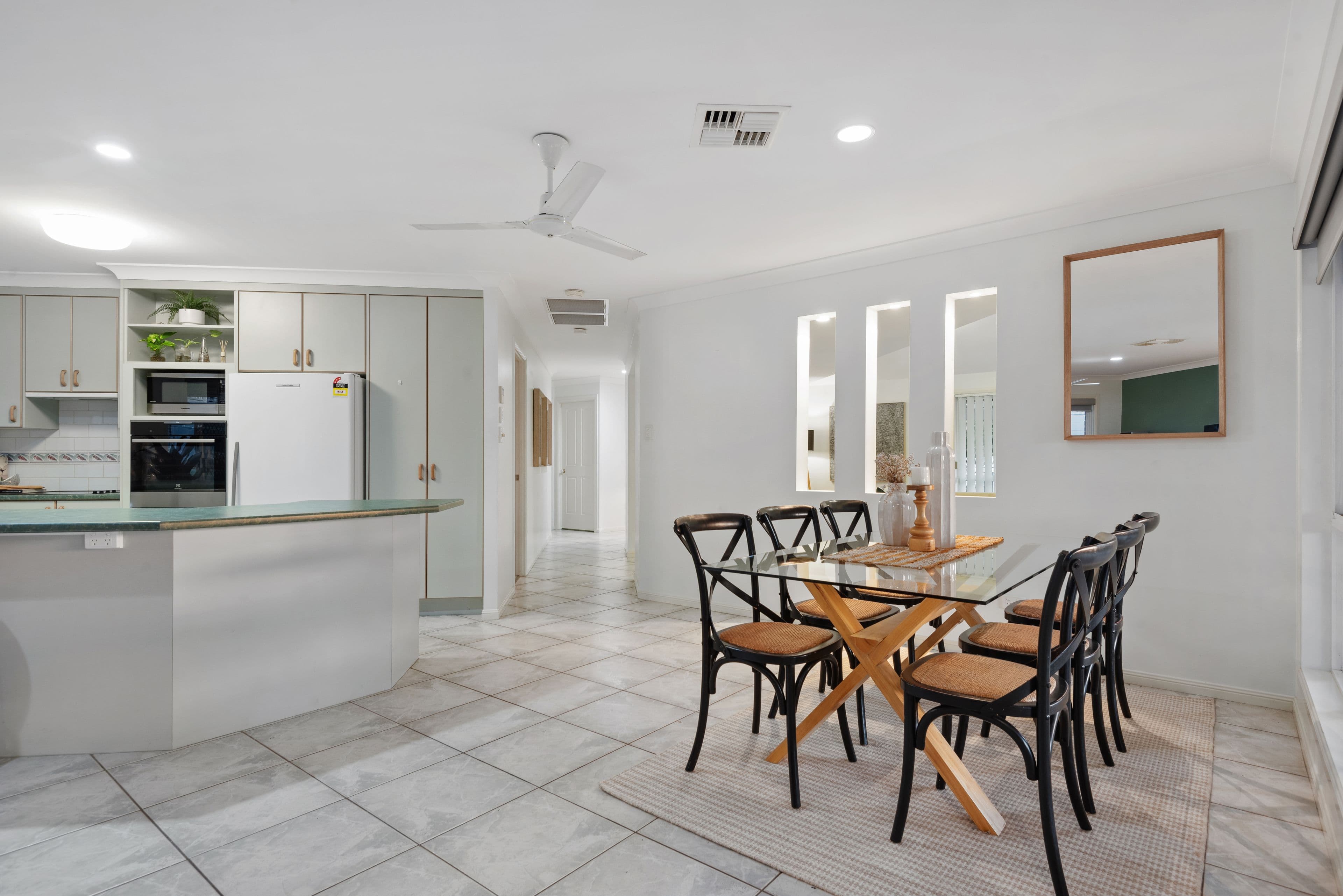 12 Forbes Place, Eight Mile Plains QLD 4113, Eight Mile Plains - Thumbnail 5