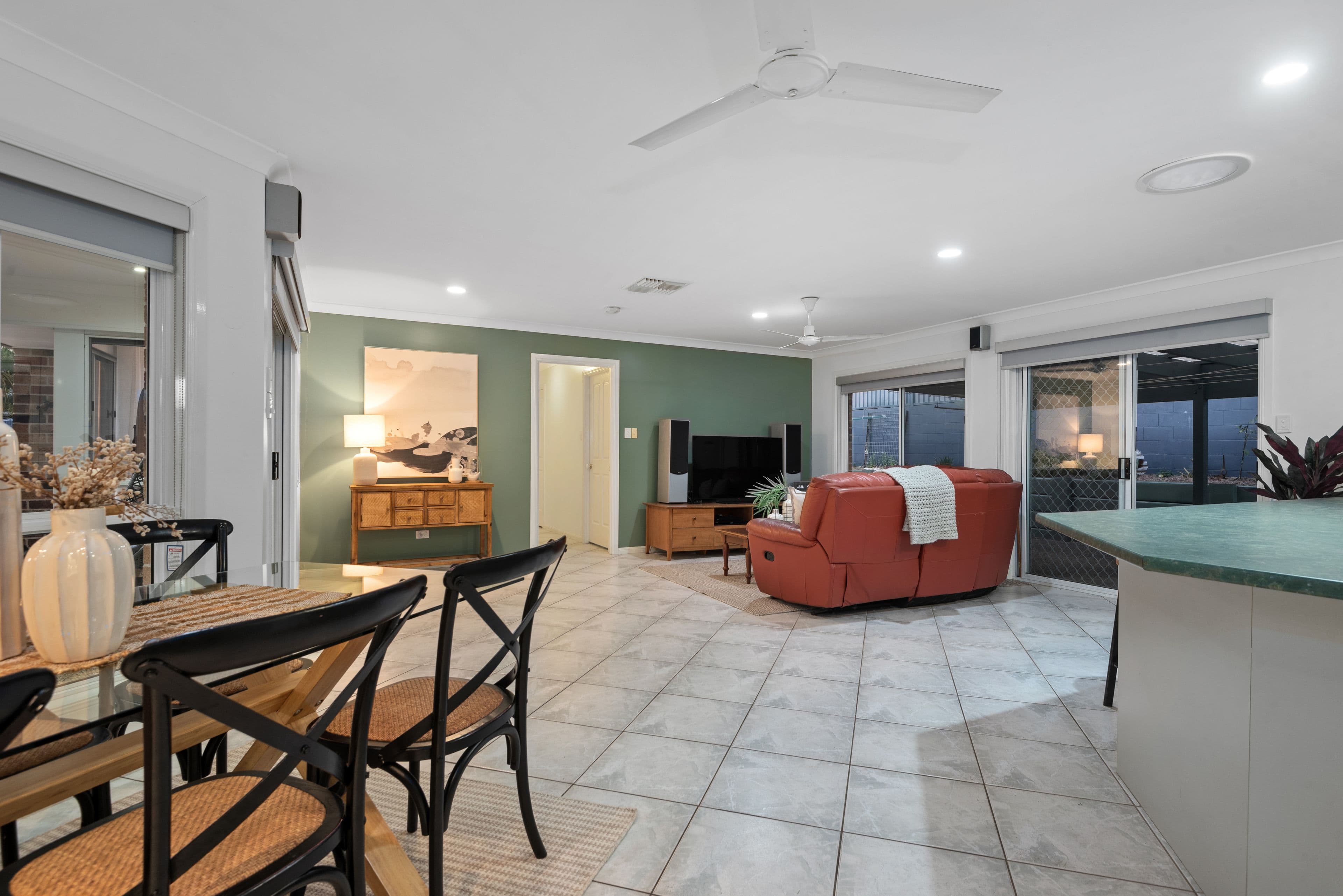 12 Forbes Place, Eight Mile Plains QLD 4113, Eight Mile Plains - Thumbnail 7