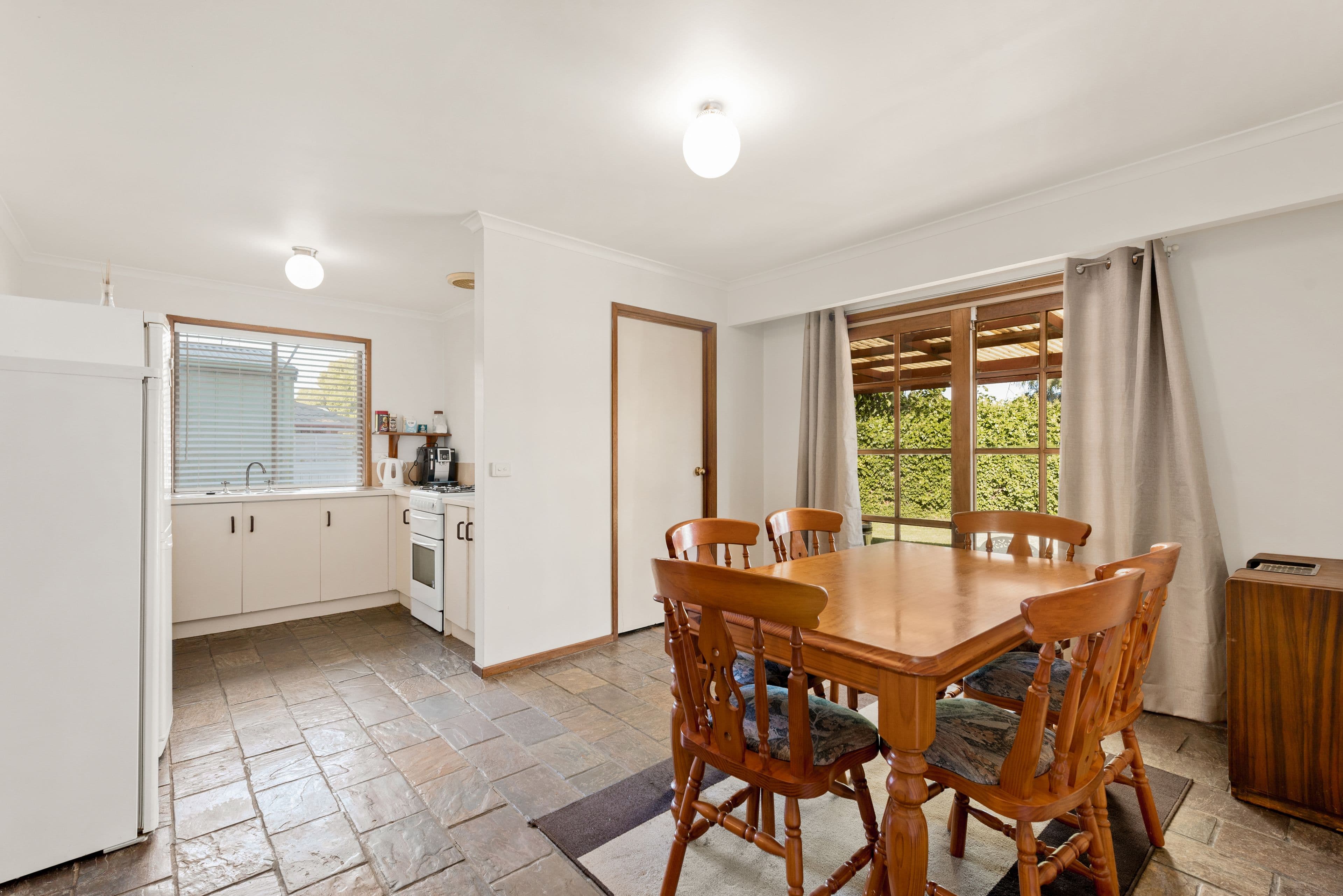 1 Beaumont Court, Pakenham VIC 3810, Pakenham - Thumbnail 3