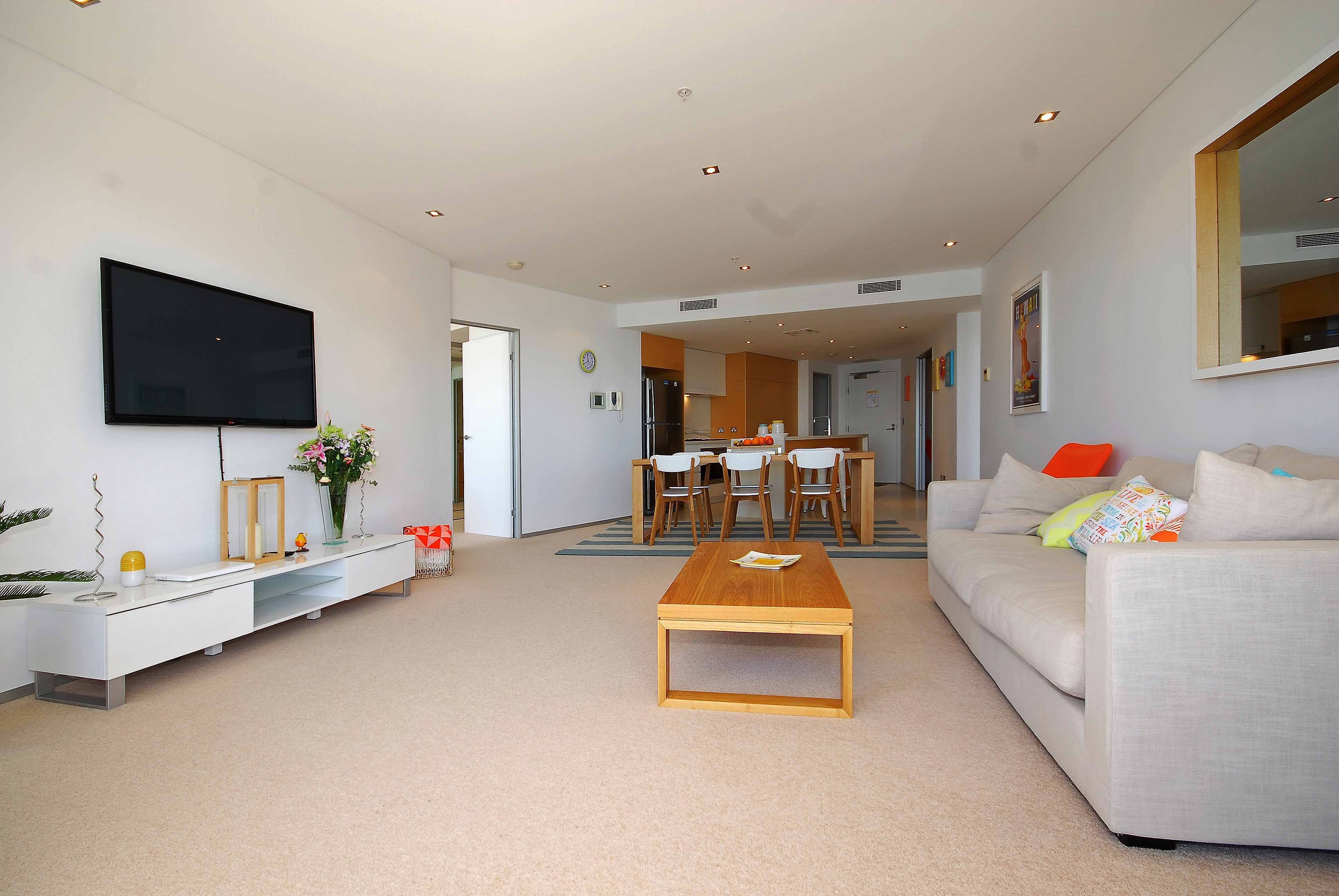 2 The Esplanade, BURLEIGH HEADS QLD 4220, Burleigh Heads - Thumbnail 3
