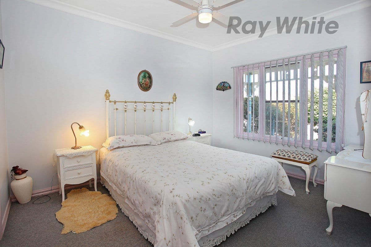 111 Foxwood Drive, Point Cook VIC 3030, Point Cook - Thumbnail 3