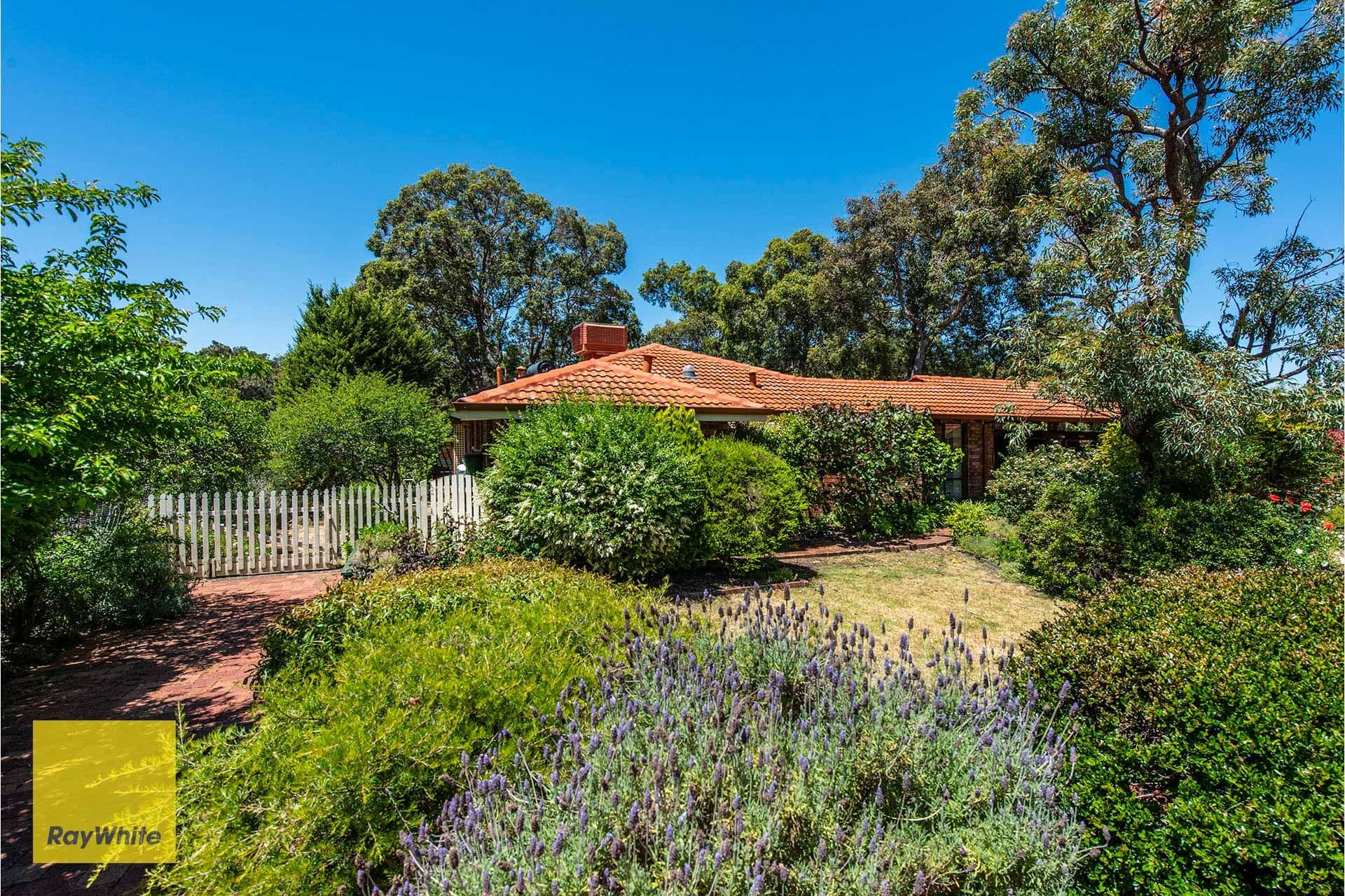 6 Pettit Place, Lesmurdie WA 6076, Lesmurdie - Thumbnail 3