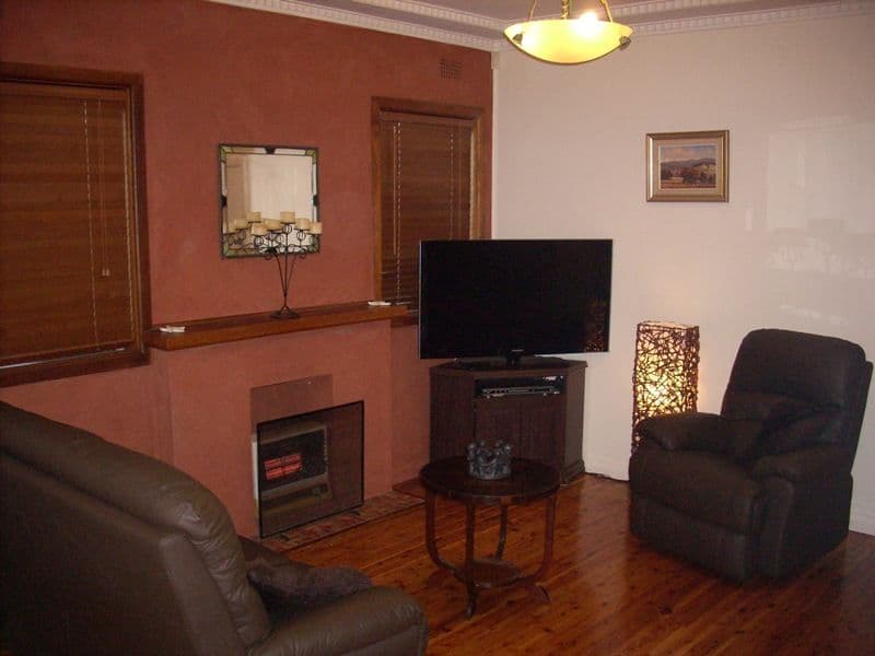 7 Grasmere Street, MOUNT SAINT THOMAS NSW 2500, Mount Saint Thomas - Thumbnail 7
