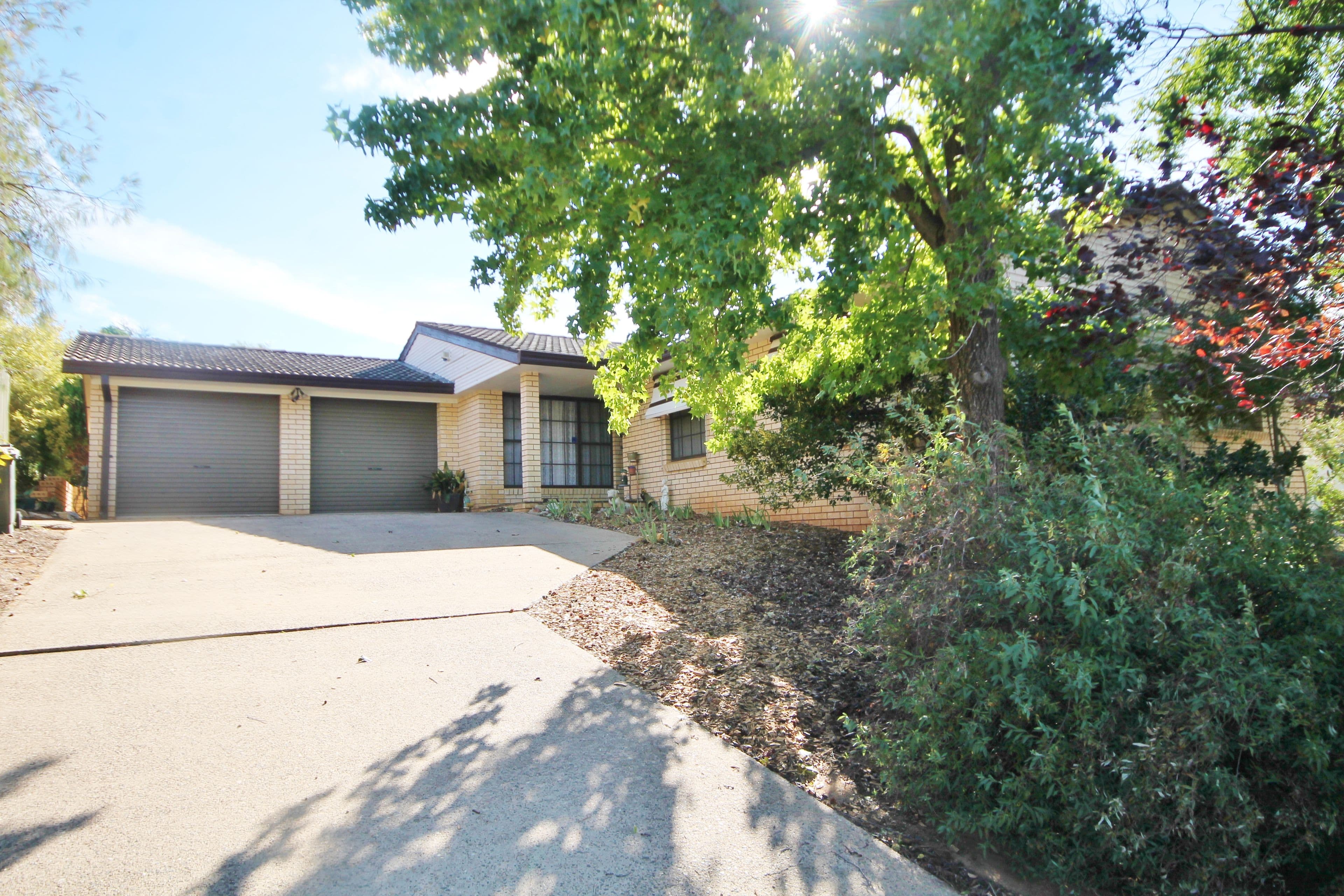 5 Hardy Avenue, Young - Image 1