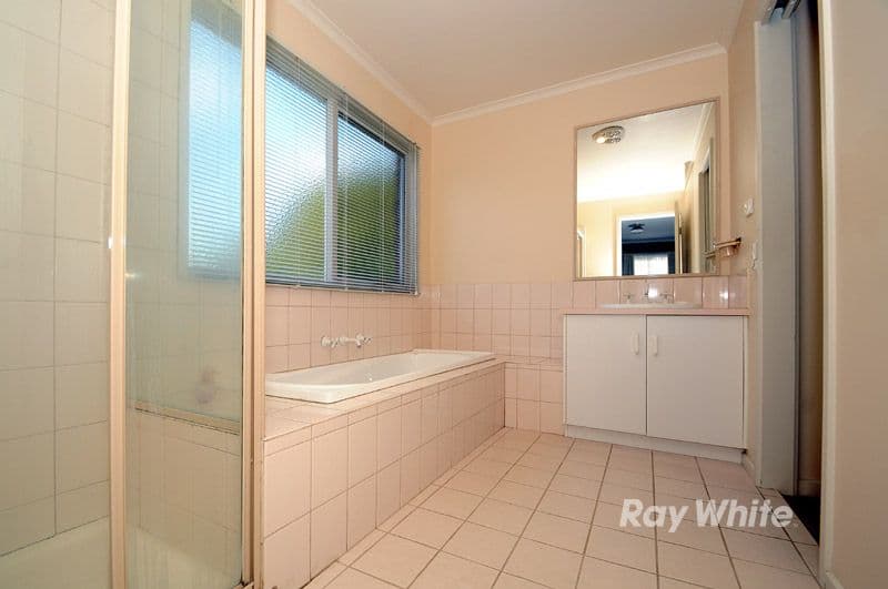 27 Watersedge Close, KNOXFIELD VIC 3180, Knoxfield - Thumbnail 4