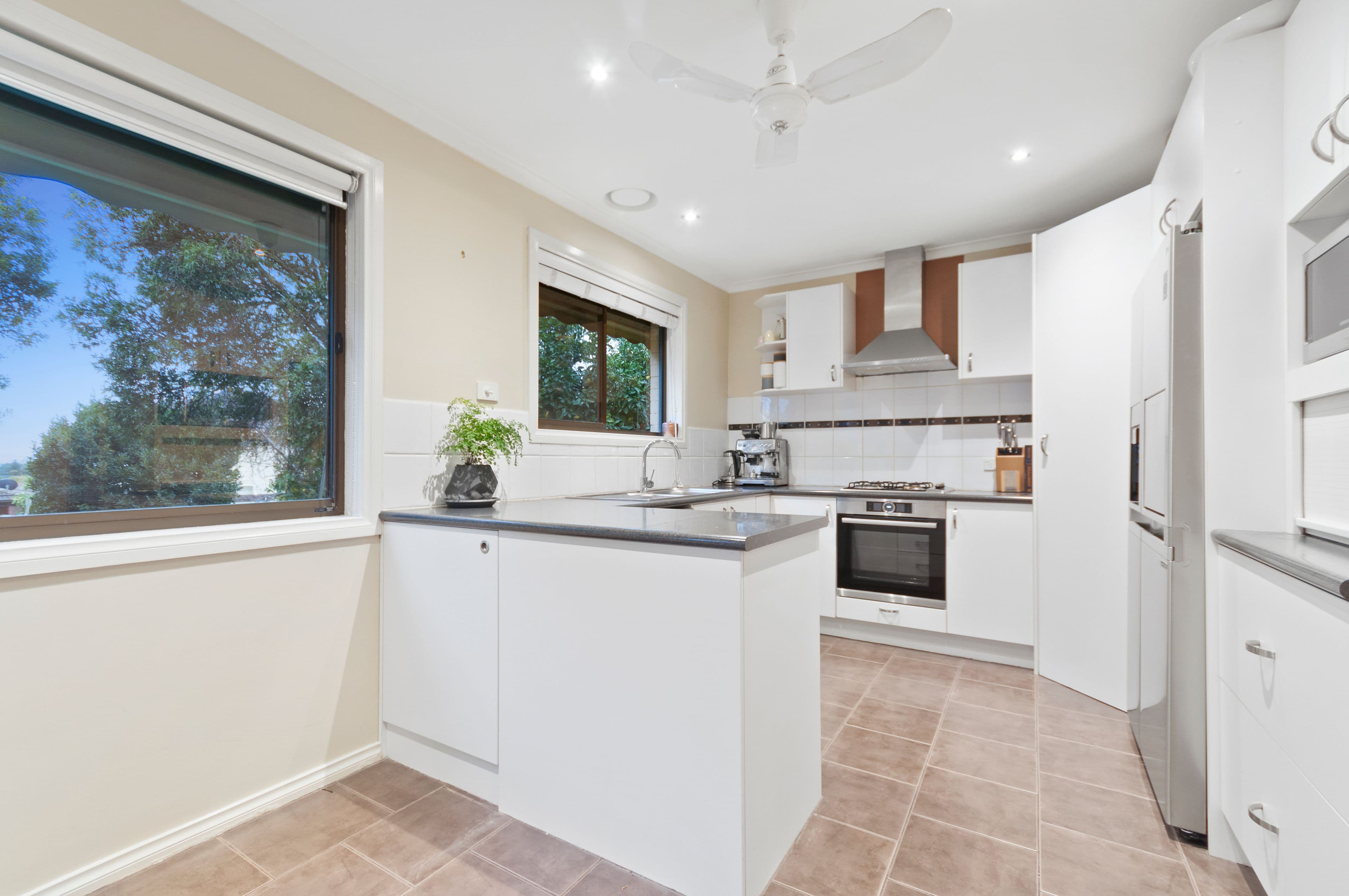 50 Towerhill Road, Frankston VIC 3199, Frankston - Thumbnail 2