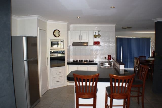 13 Brougham Crescent, ORELIA WA 6167, Orelia - Thumbnail 4